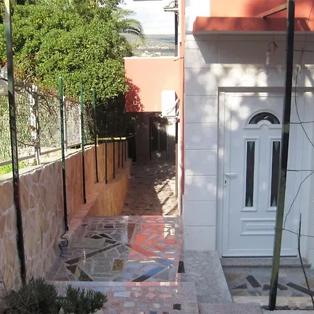 Apartment By The Sea - 5269 *