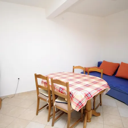 Apartman By The Sea - 5269 Rogoznica (Sibenik-Knin)