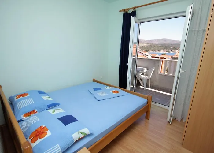 Appartement By The Sea - 5269 Rogoznica (Sibenik-Knin)