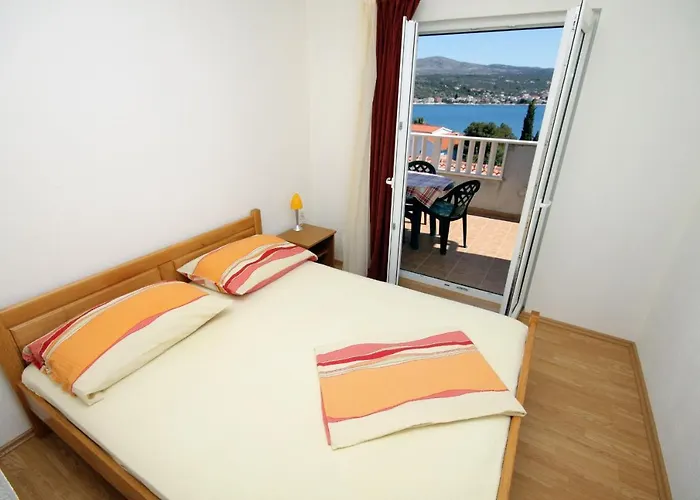 By The Sea - 5269 罗戈兹尼察